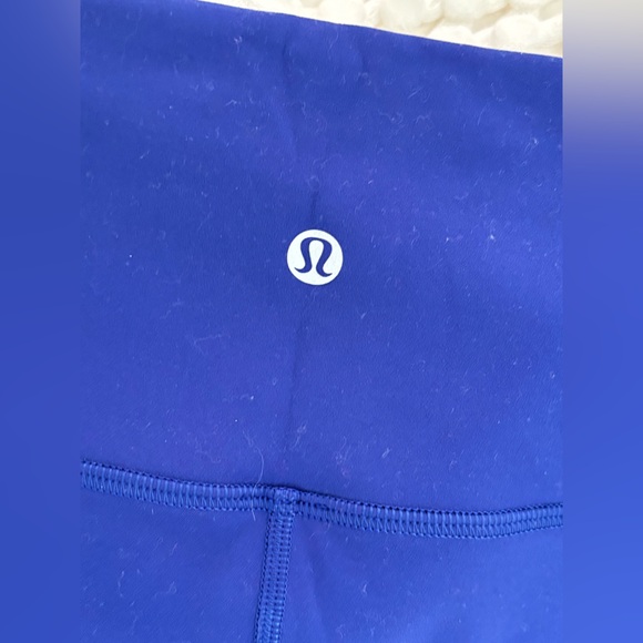 Lululemon Wunder Train High Rise Short 8" in Larkspur, Size 6 - Picture 3 of 7